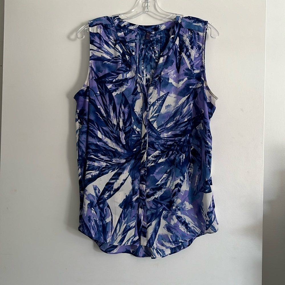 NYDJ sleeveless, button down blouse in size petite large.